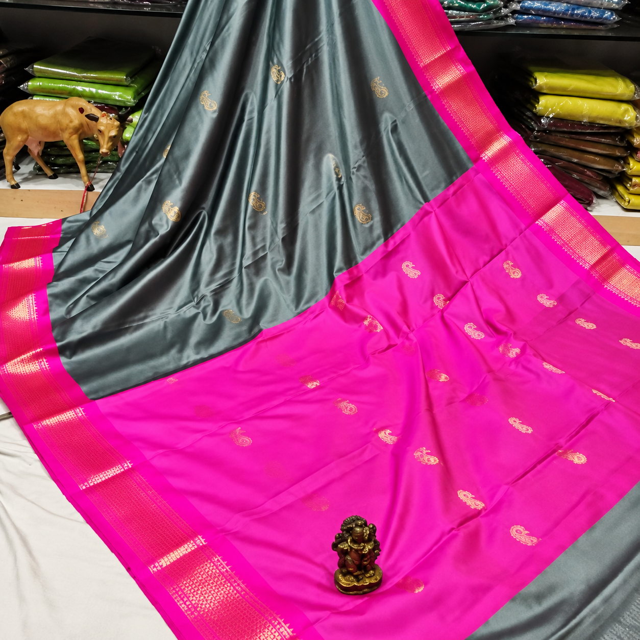 Hathi ₹520 Saree - Charcoal Grey and Pink