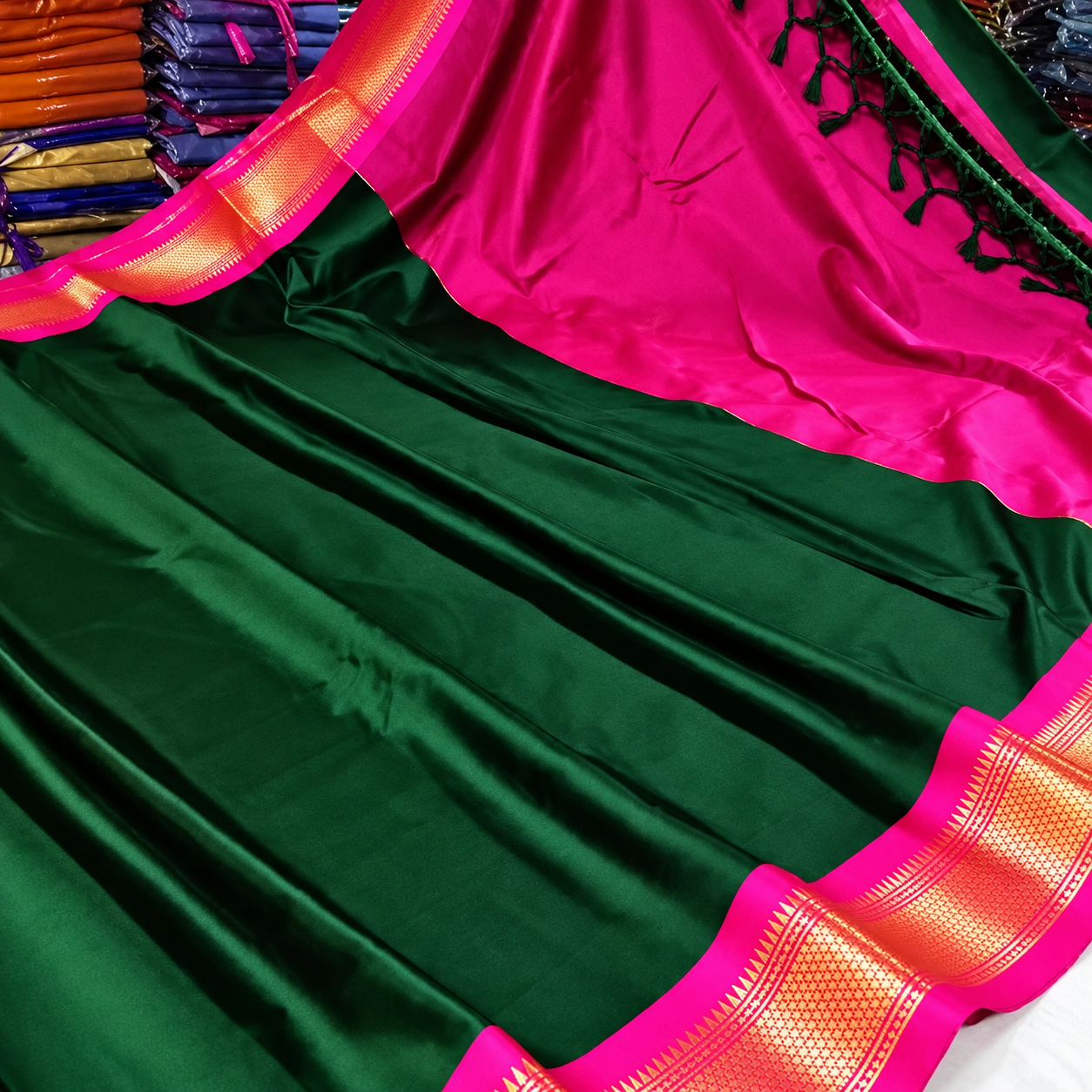 Hathi ₹520 Saree - Rani Pink and Bottle Green